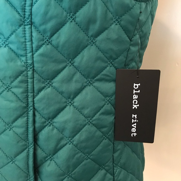 BLACK RIVET Quilted Puffer Vest in Evergreen - Picture 4 of 8